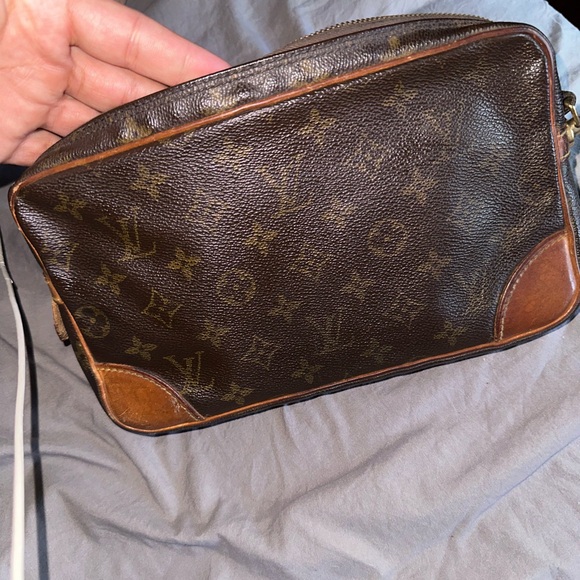 Lv bag - Picture 2 of 2
